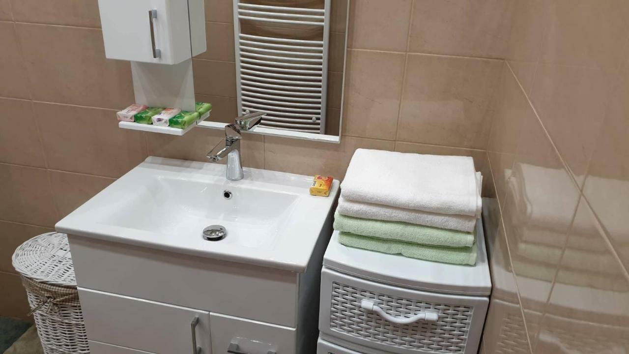 Aqua Apartman Тисауйварош Екстер'єр фото